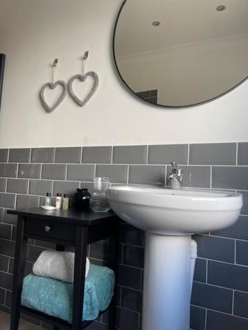 Devonshire Bungalow - Close To The Coast & Lakes. Villa Cleator Eksteriør billede